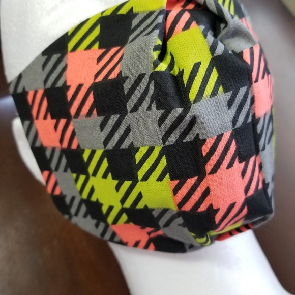 Kids - Neon 80s Style Cotton Facemask - Picture 7 of 8